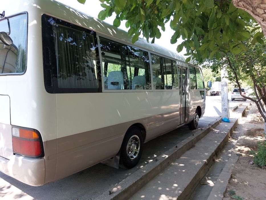 Toyota Coaster Mikroavtobus