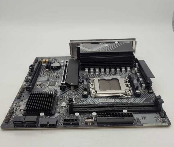 Дънна платка - /Asrock B650M-HDV/M.2/DDR5/AM5 Pcie 5.0/