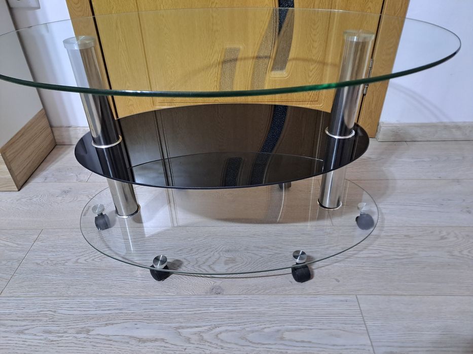 Vând măsuță de cafea modernă, impecabilă