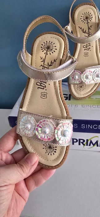 Сандали за момиче НОВИ Primigi 31, Clarks 28
