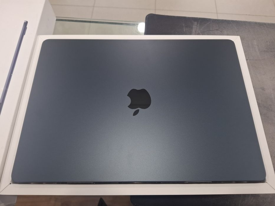 Macbook air m3 8/512 ideal 15" inch