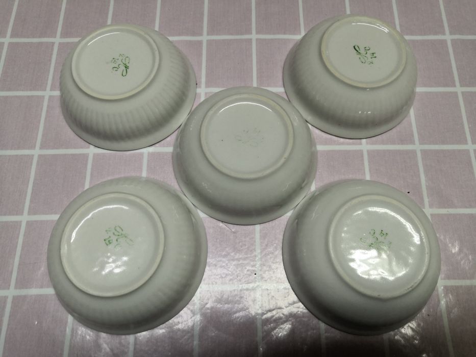 Продам блюдца, миски (керамические)