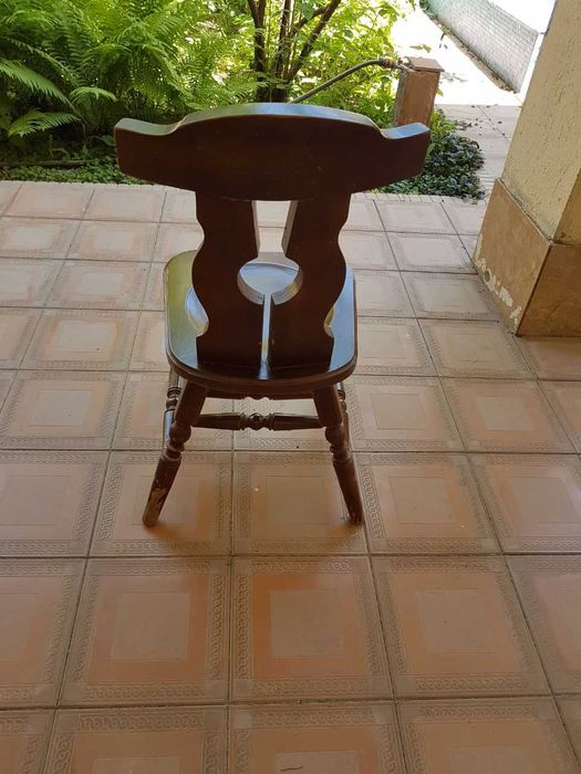 Продам стулья из цельного дерева