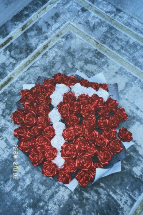 Цветы из лента!!