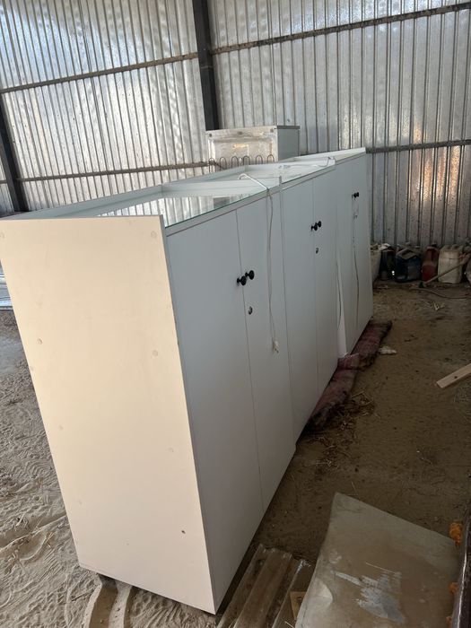 Шкаф для магазина