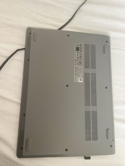 Laptop Lenovo IdeaPad 3 – Ca nou – Full HD!