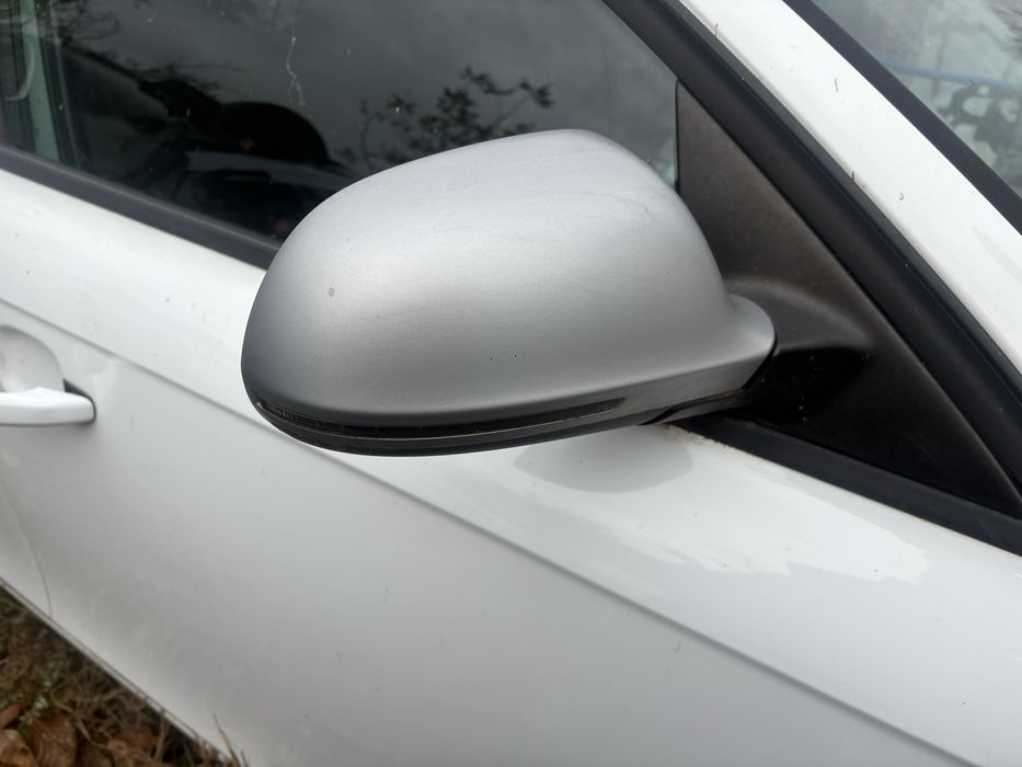Дясно огледало за Ауди А4 б8 / Audi A4 B8