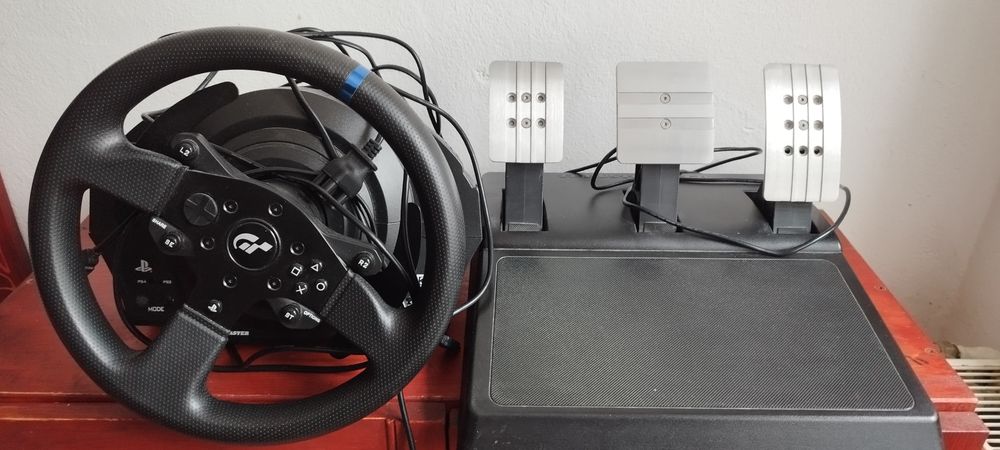 Thrustmaster T300 RS GT Edition pentru PlayStation 4 , PS5, PS3, PC, volan, pedale și schimbător de viteză
