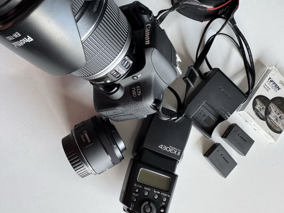 Canon 750 D пълен комплект