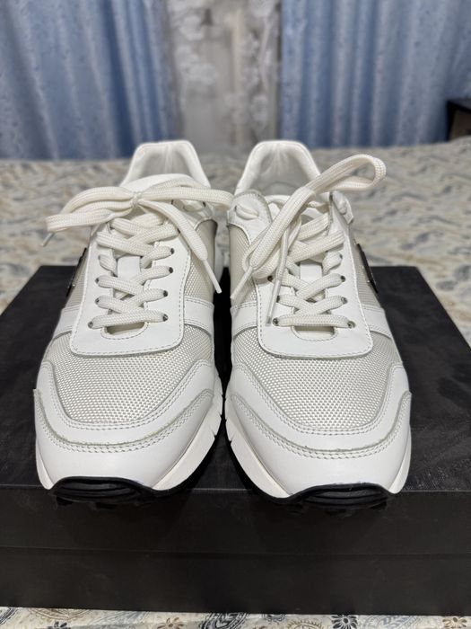 Продам мужские кросовки из натуральной кожи, белого цвета в идеале!