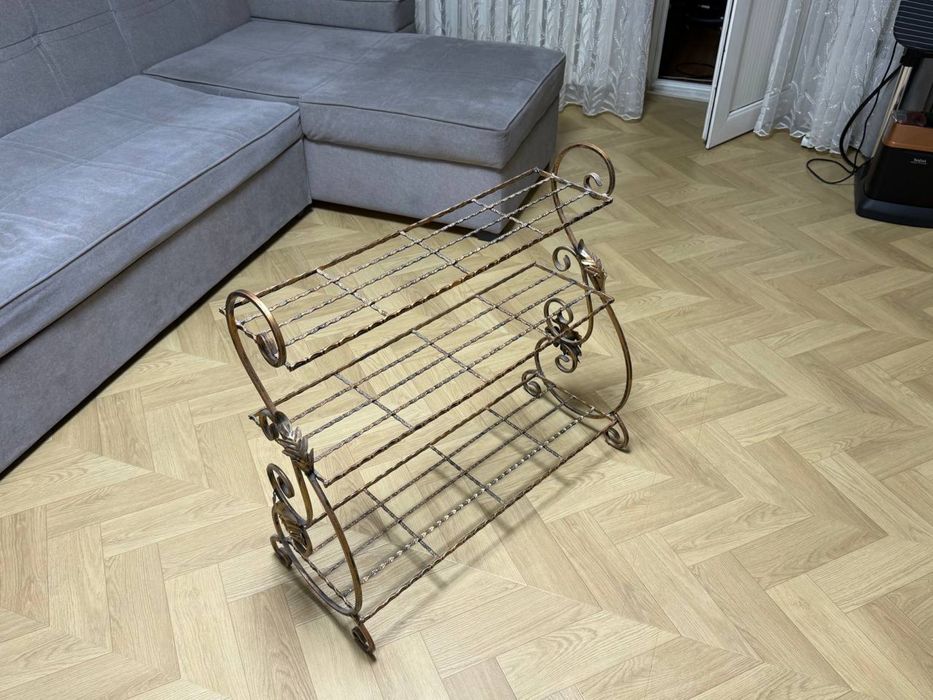 Продаются металлические этажерки для обуви
