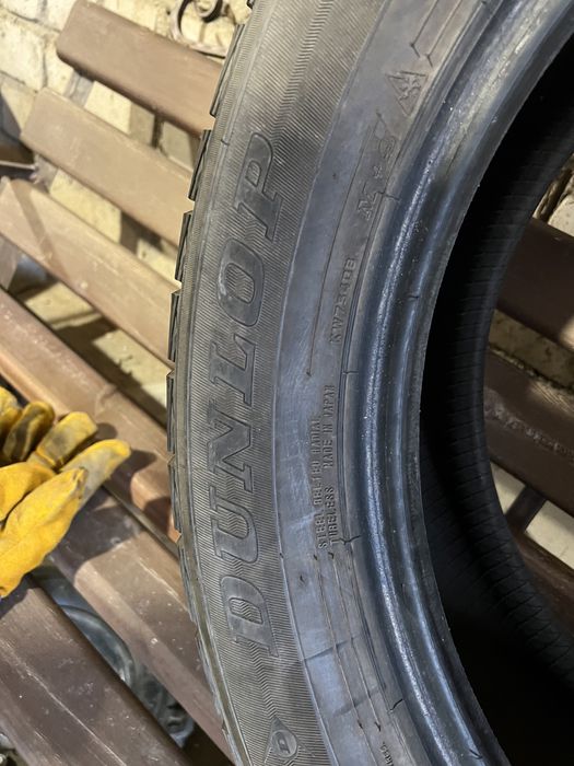 Продам шины Dunlop 275/50/21.