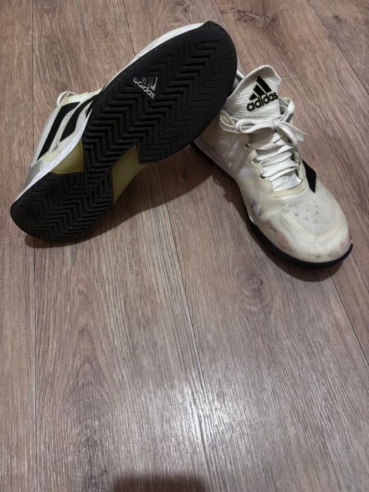 Теннисные кроссовки adidas