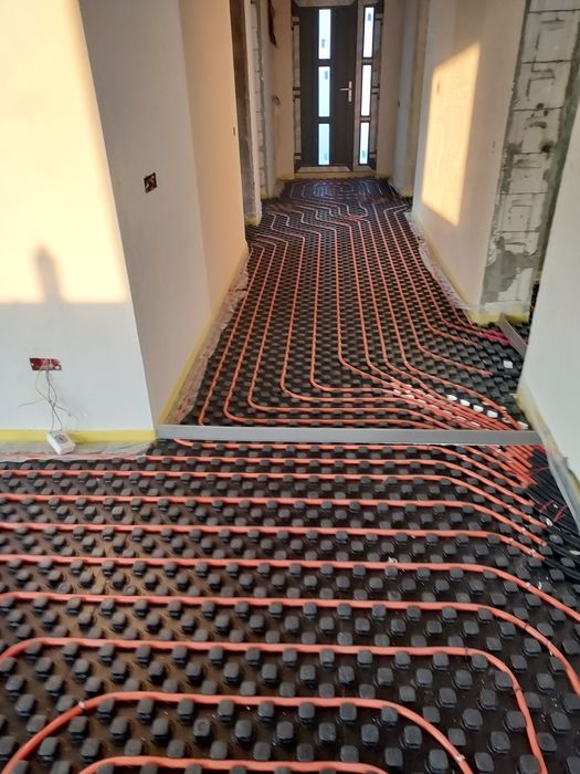 Șape mecanizate pentru  încălzirea pardoseală materiale și manopera