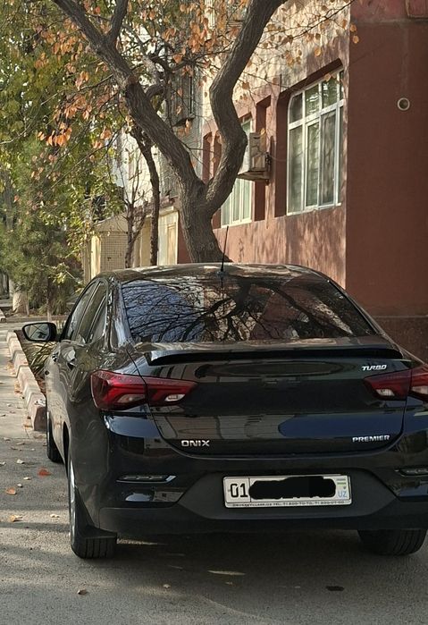 Chevrolet Onix Premier 2 Plus Turbo Metani bor