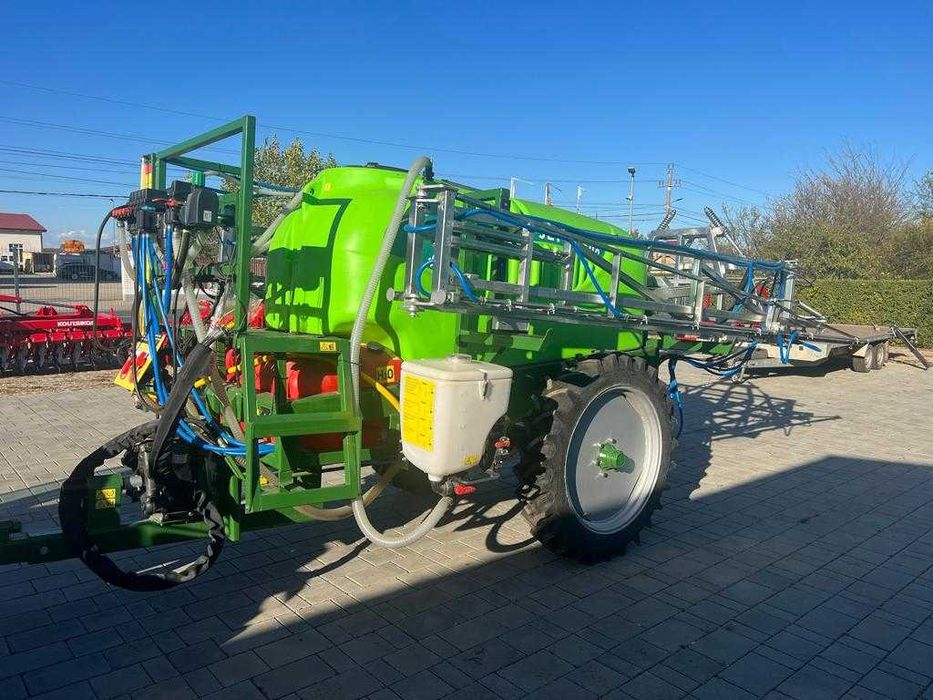 Masina erbicidat tractata marca Koutsikos model 2500/18 m - calculator