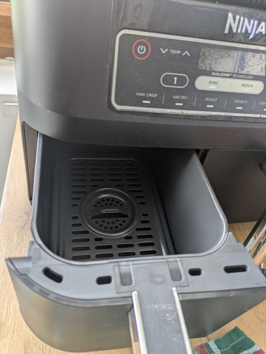 Vând Ninja Foodi Dual Zone Air Fryer 7.6L