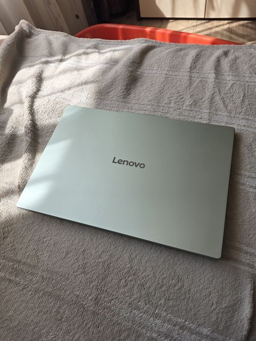 Laptop Lenovo 15ARP10, Ryzen 7, display 15,3, 16 GB DDR5, 1 TB SSD, slim, 14 cicluri