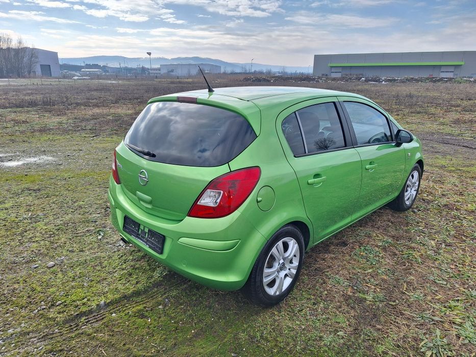Opel corsa D 2012  1.4 Benzină 88 cp euro 5