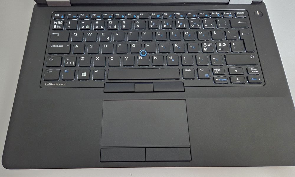 Laptop Dell Latitude E5470, cu ecran Full HD,Cpu i5 memorie 8gb DDR4, SSD M.2 256gb NVMe Tastatura iluminata și slot SIM pentru internet mobil