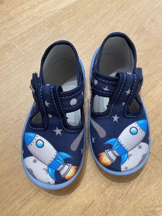 Дрехи момче next guess 74-80 размер пантофи 24номер