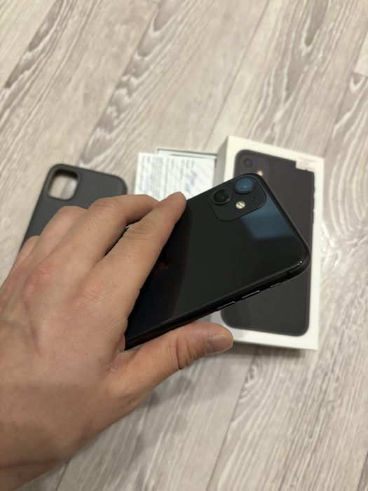 Продам iphone 11 (128 gb)