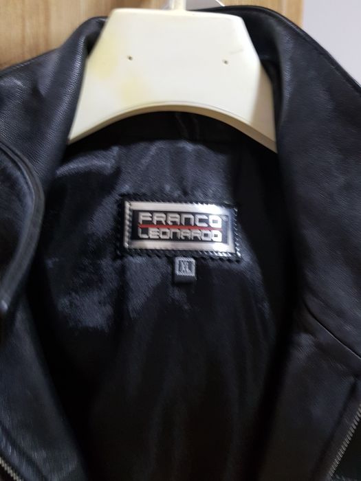 Haina din piele naturală cu blana,  pret 250 , plata in cont