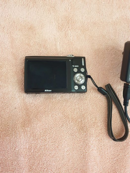 Продам фотоапарат Nikon Coolpix S3000