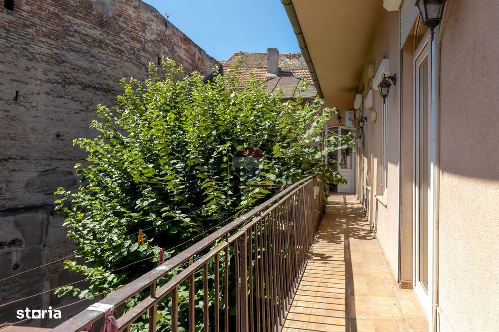 Apartament luxos cu 3 camere de închiriat - Piața Avram Iancu
