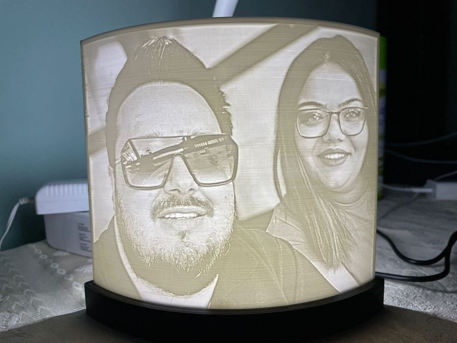 Lumina de veghe cu imagine personalizata (lithophane)