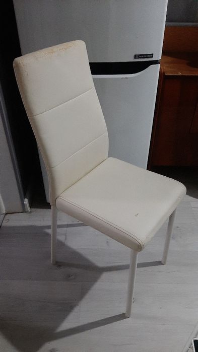 Продам ретро кресло и стулья