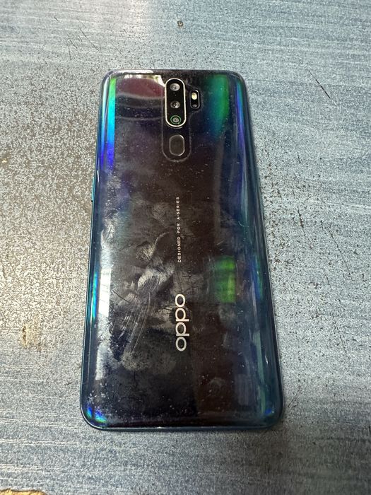 Oppo A9 2020 8+3/128 - отличен