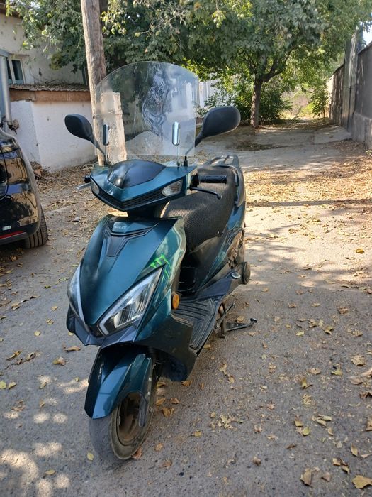 Скутер сто пятьдесят кубов