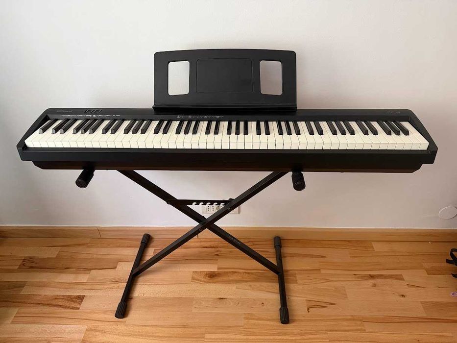 Vand pian digital Roland FP-10 Black