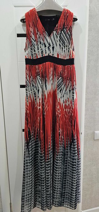 Продам стильное платье-сарафан в пол