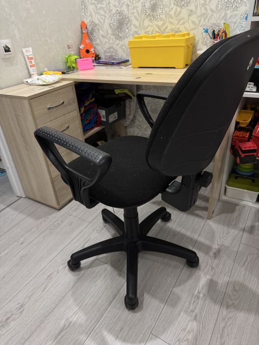 Продам офисное кресло