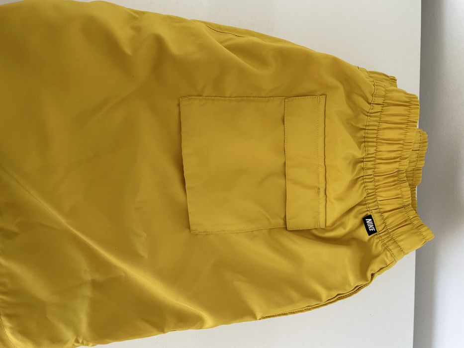 Nike къси панталони за плуване и волейбол, чисто нови.