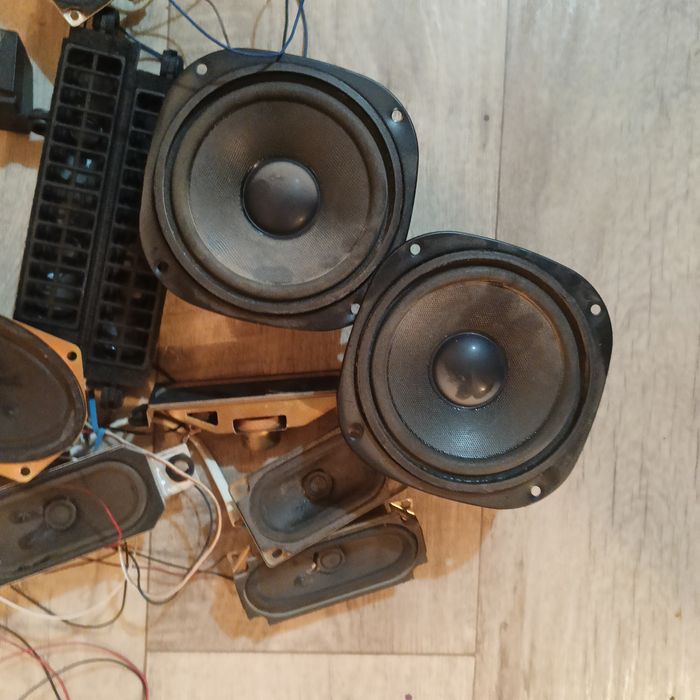 Динамики разные ЖК ТВ.