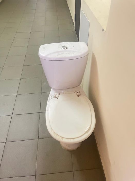 Продам унитаз бу в хорошем состояние