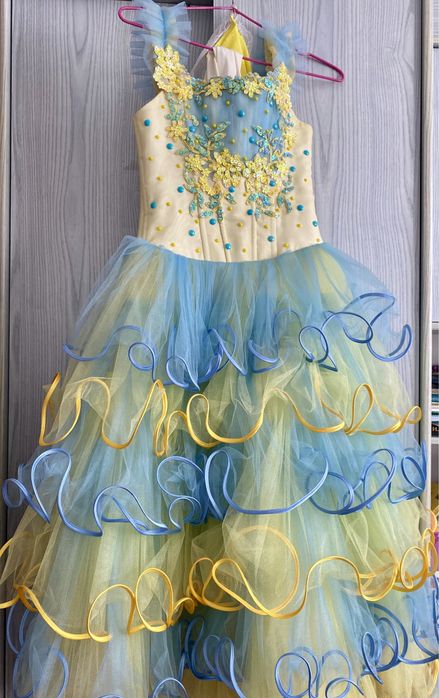 Продам бальное платье 10000т.