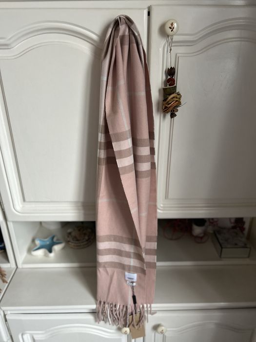 Fular Burberry/ nou, cu eticheta