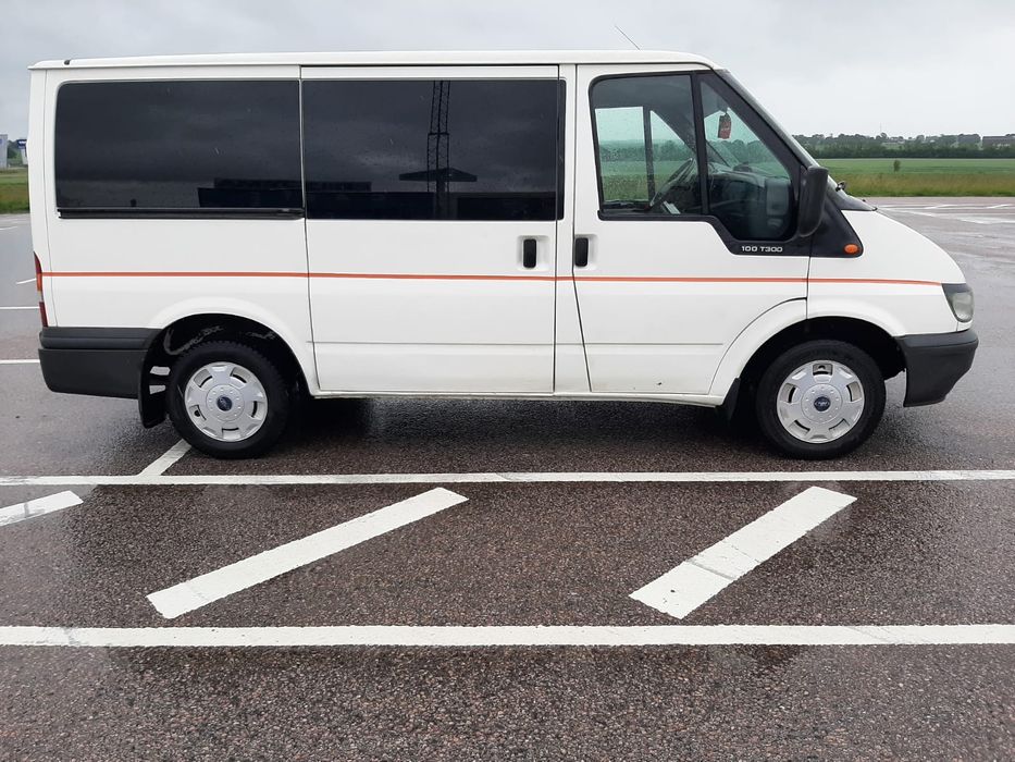De vânzare ford Tranzit 8+1