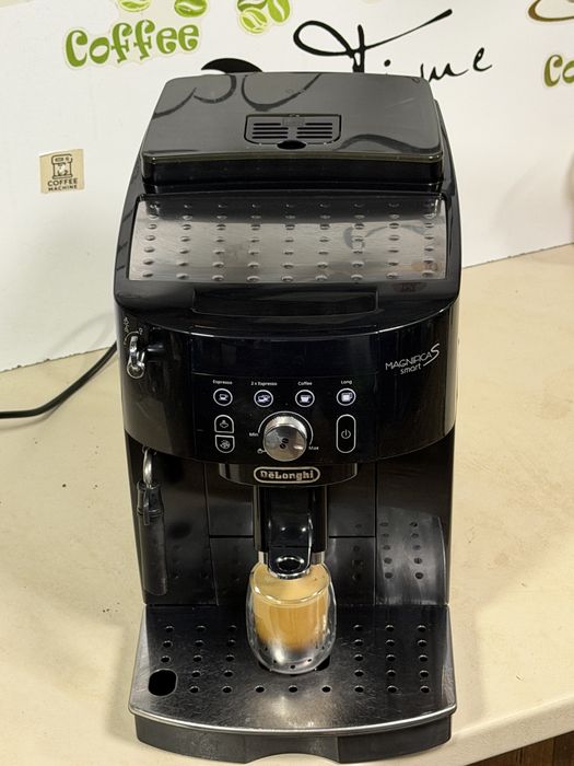 Кафемашина кафе автомат delonghi magnifica S smart с гаранция