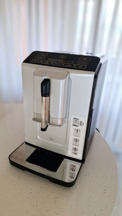 Кафемашина BOSCH VEROCUP 300 (за зърна)