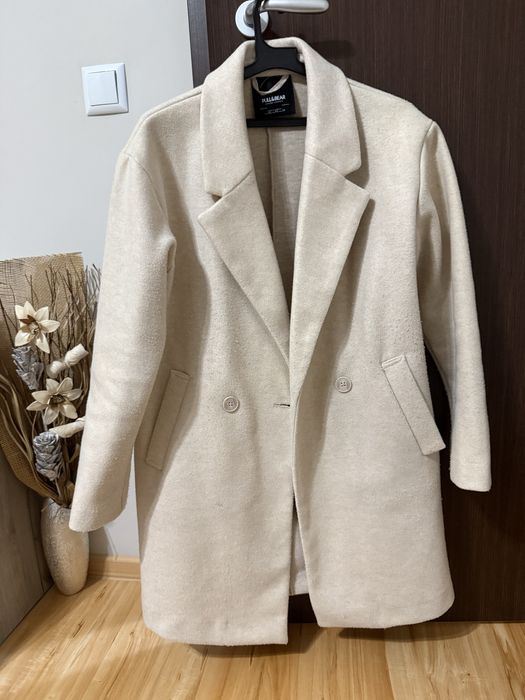 Пролетно бежово палто