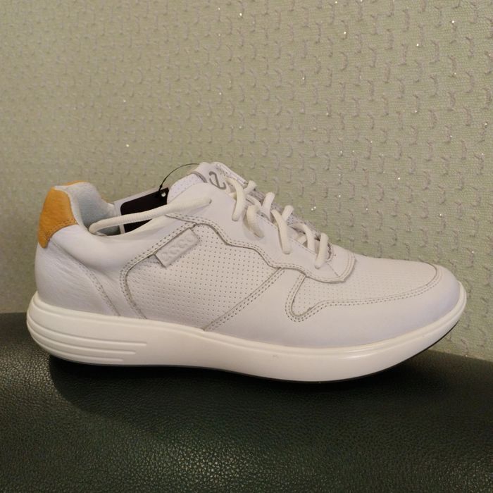 Продам кроссовки