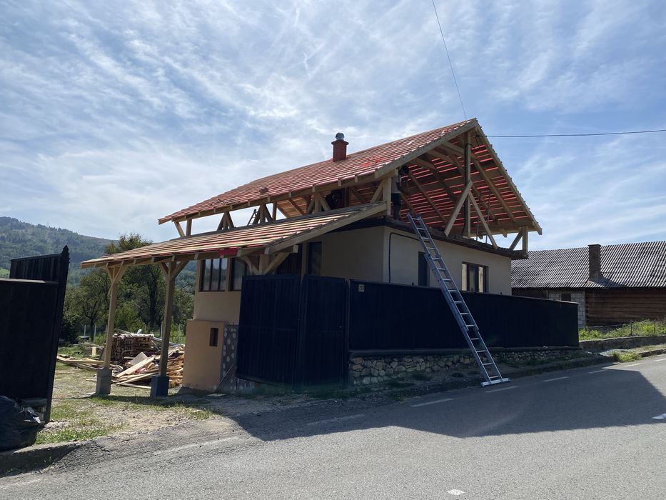 Montaj acoperisuri tigla metalica reparatii dulgherie terase mansarde