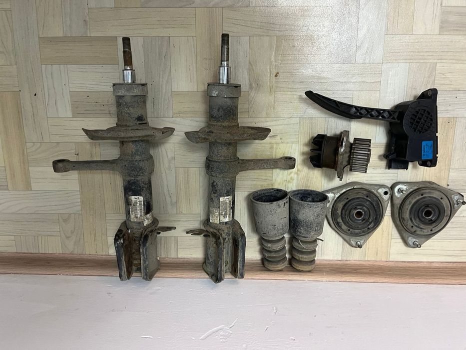 Продам запчасти на приору