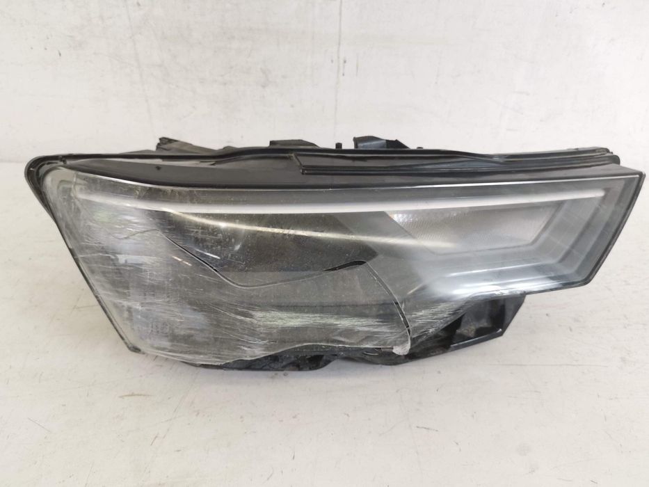 Десен фар / Far Dreapta Full Led Audi A6 C8 Оригинален Повреден