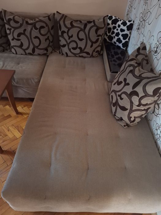 Ъглов диван с холна маса